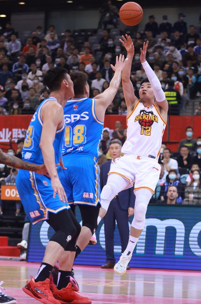 贵州男篮主场大胜云南马可波罗的简单介绍 贵州男篮主场大胜云南马可波罗的简单介绍