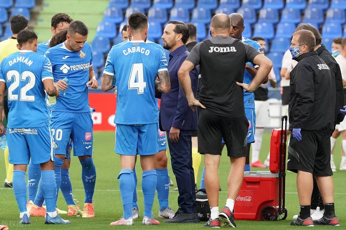 包含赫塔菲在主场逆转胜，全取三分的词条