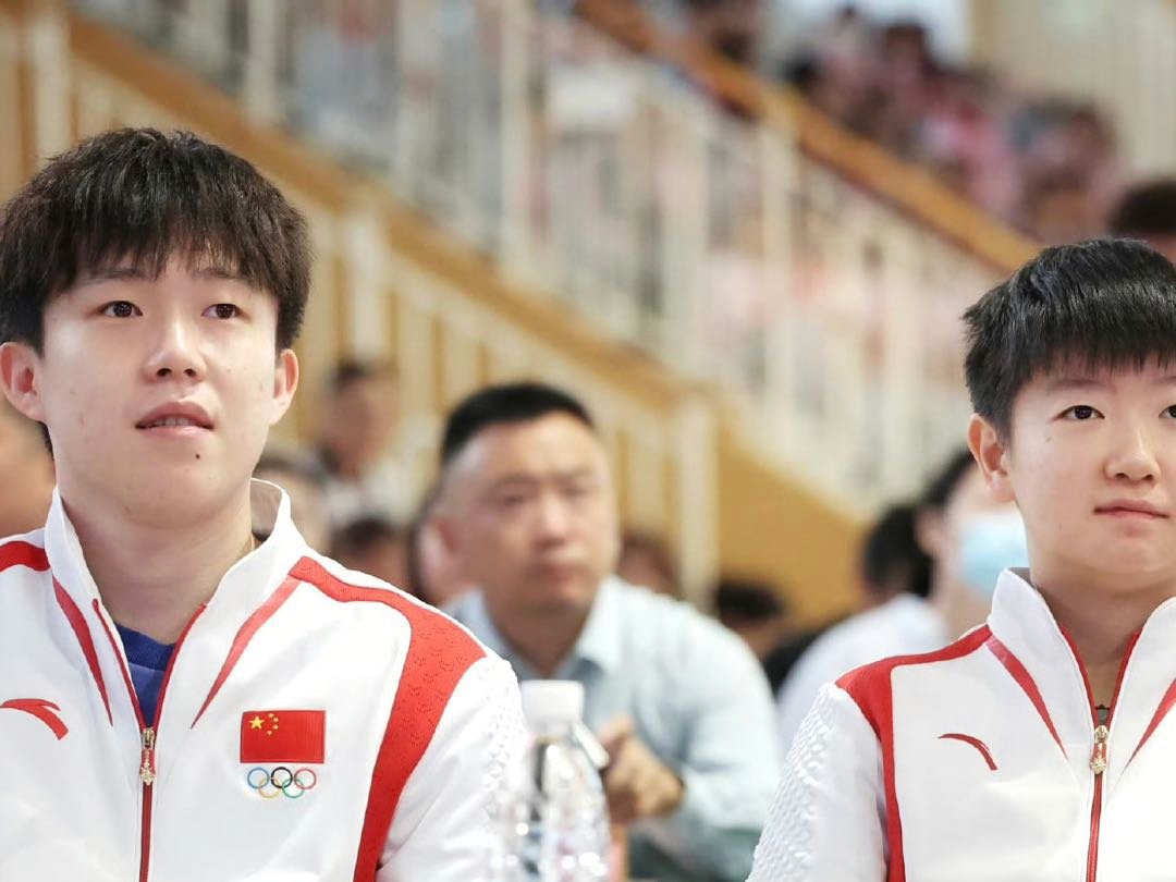 运动员们在赛场上挥洒汗水,为国争光 运动员们在赛场上挥洒汗水,为国争光