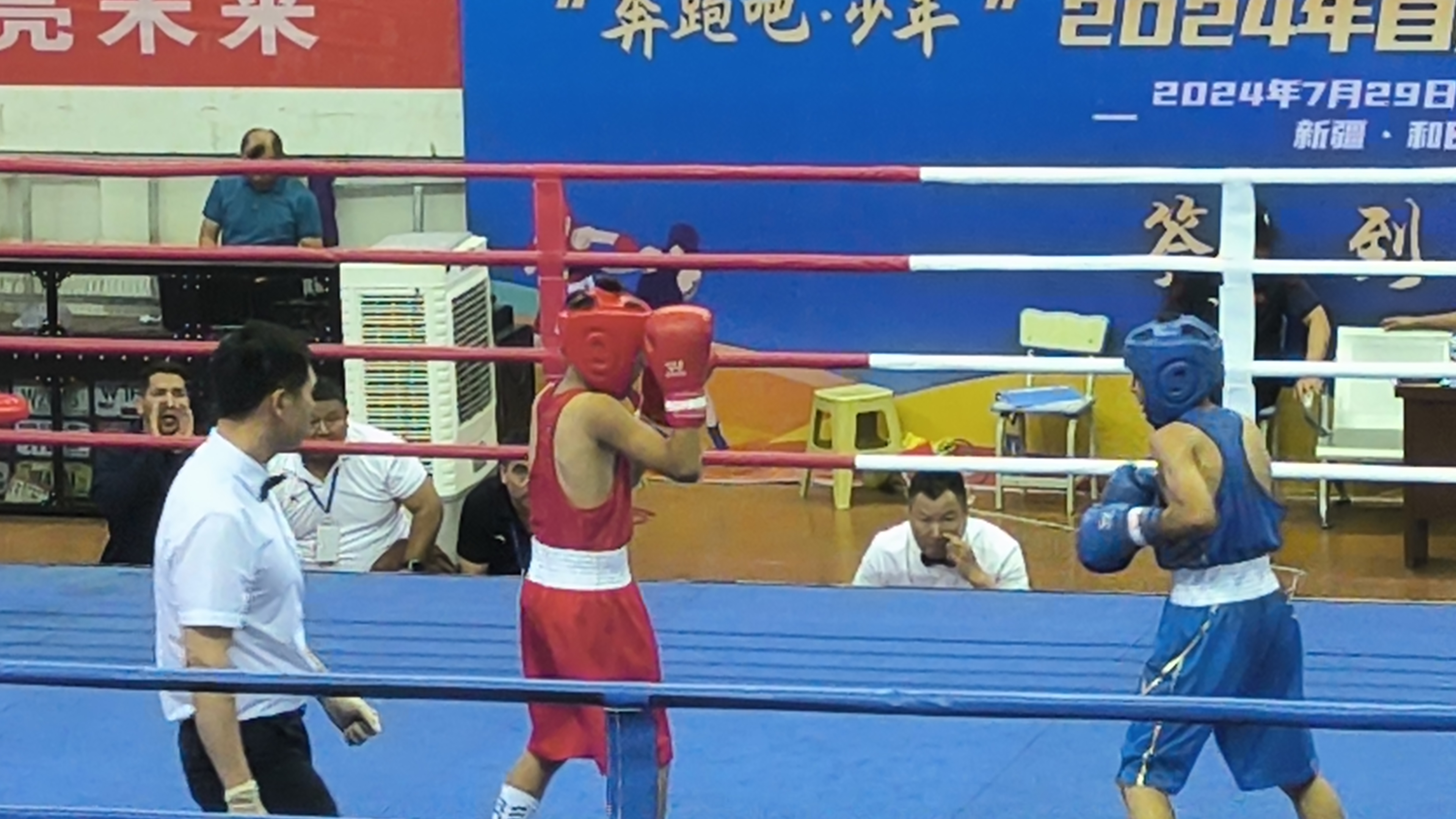 包含顶级运动员之间的搏击，角逐如火如荼的词条