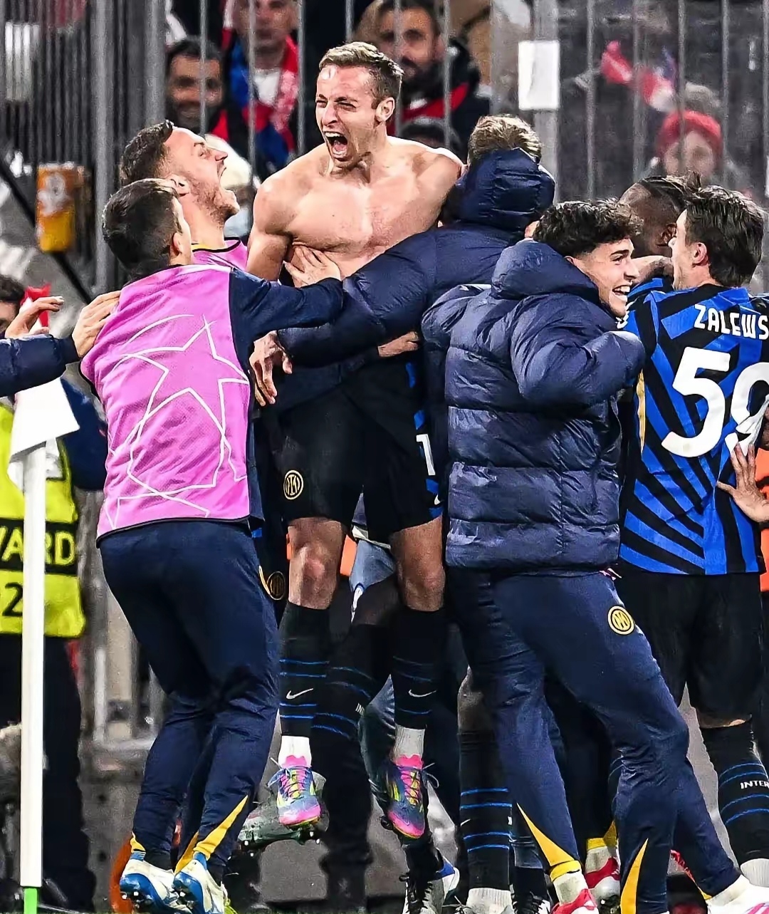 开云体育官方登录入口-拜仁慕尼黑防线神勇，连续多场零封对手