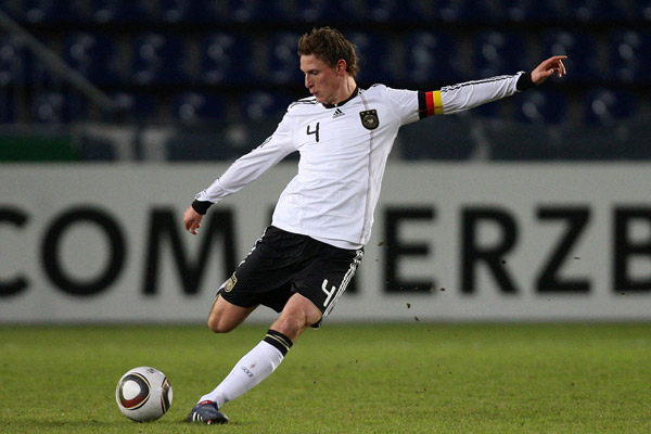 开云体育官方登录入口-赫师菲球队踢出精彩比赛，显露实力