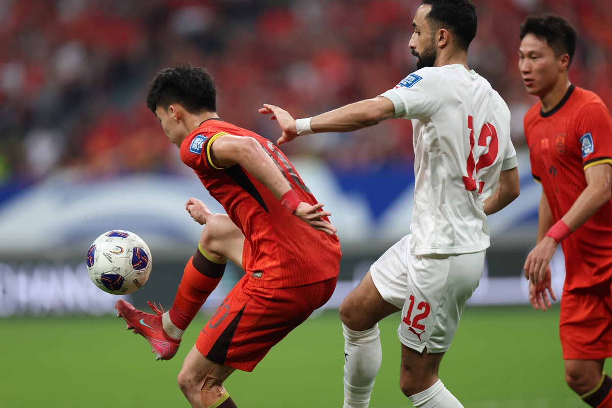 国际足坛豪门会师，场上实力对决尽显精彩